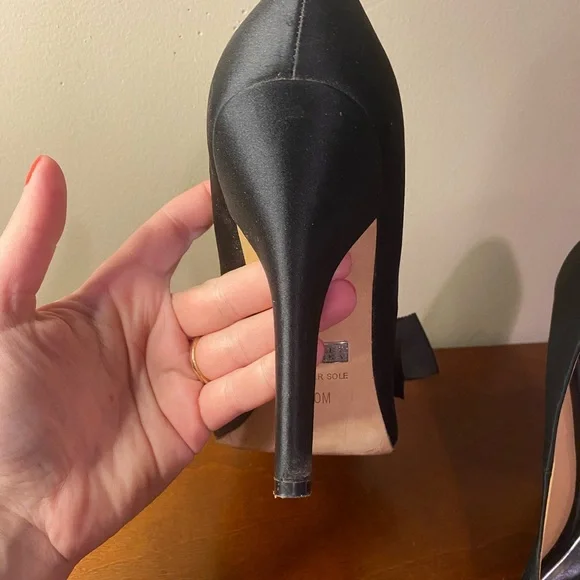 Black Badgley Mischka Heels With Bow Size 10 - Picture 6 of 6